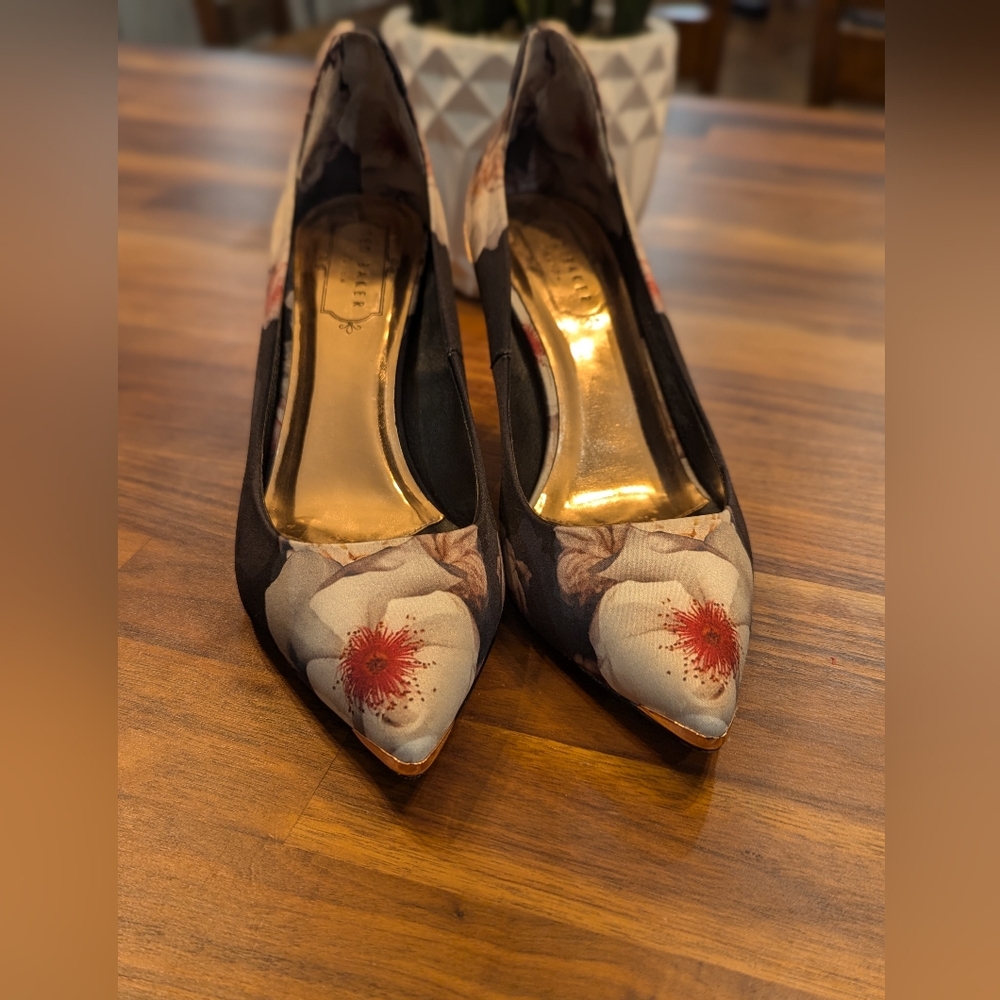Ted Baker London floral highheel shoes